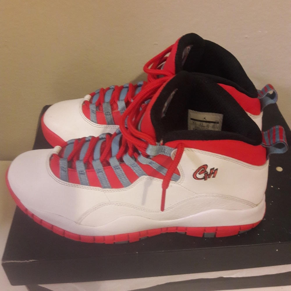 Jordan 10s Chicago - Picture 1 of 5